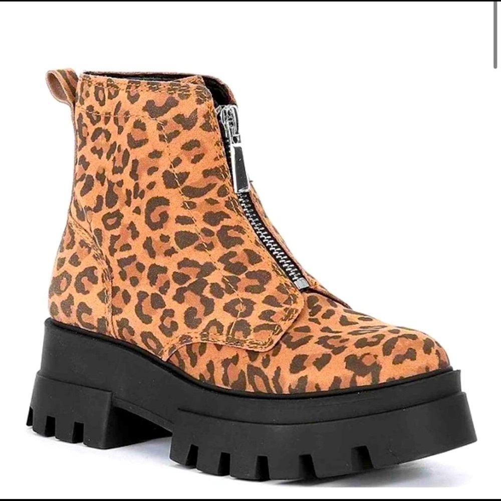 Gianni Bini All-Star Lug Sole Suede Leopard Print Boots Size 7.5 (Brand New)